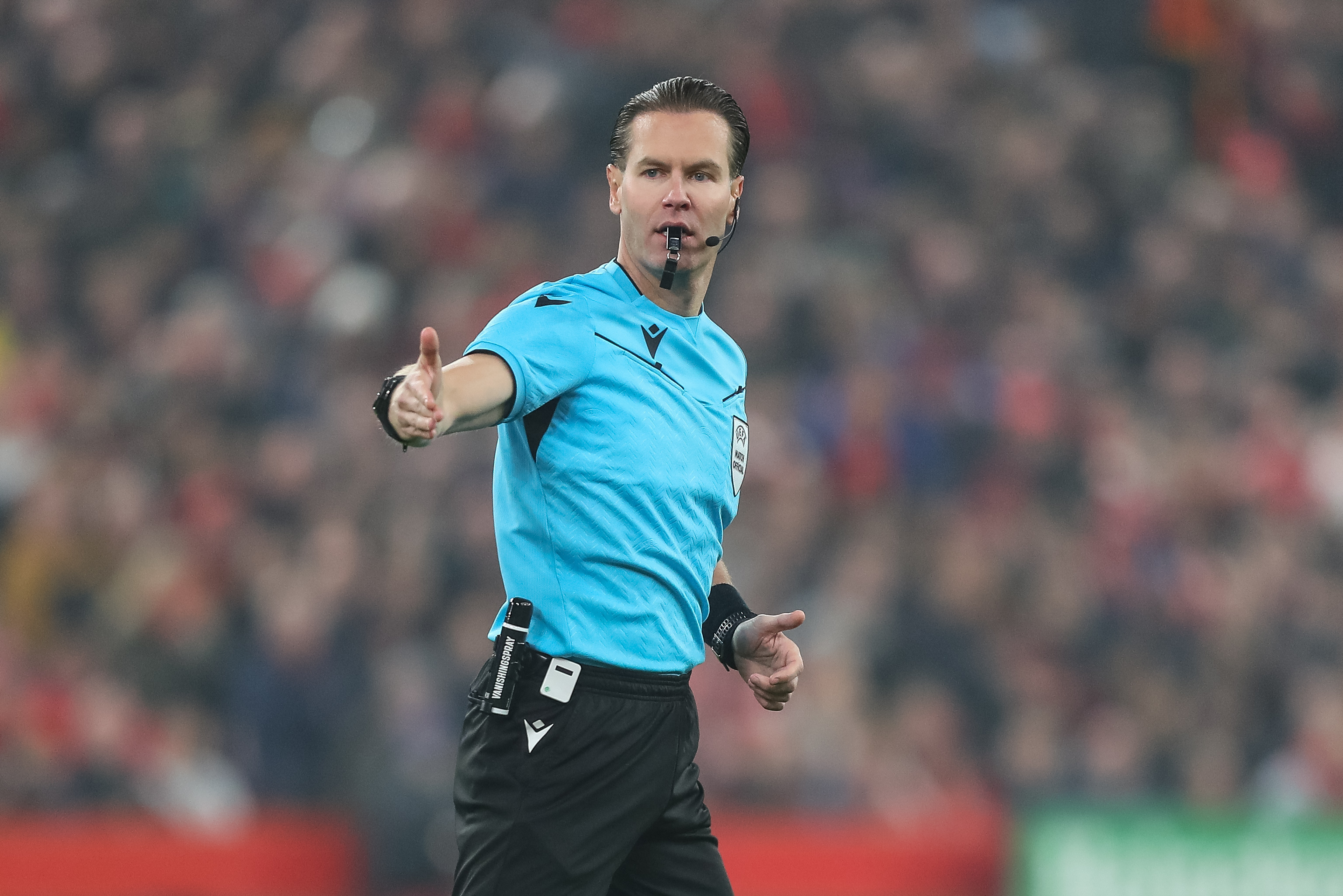 LOL下注平台 -转折点！本菲卡内部沟通；欧洲杯冲刺阶段攻防权衡；球迷炸锅；身体对抗强度拉满的简单介绍